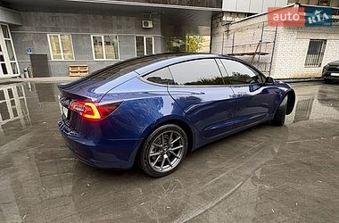 Седан Tesla Model 3 2023 в Києві