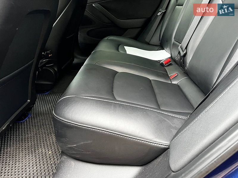 Седан Tesla Model 3 2019 в Киеве