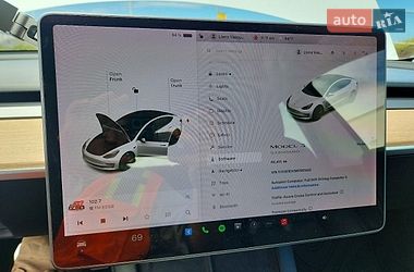 Седан Tesla Model 3 2021 в Львове