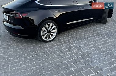 Седан Tesla Model 3 2018 в Львове