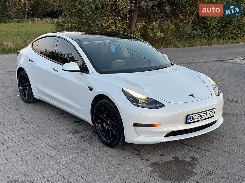 Tesla Model 3 2022