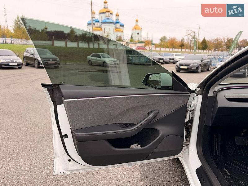 Седан Tesla Model 3 2025 в Кривому Розі фото 40 Седан Tesla Model 3 2025 в Кривому Розі