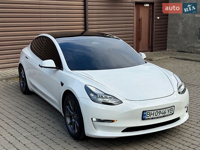 Седан Tesla Model 3 2021 в Одесі