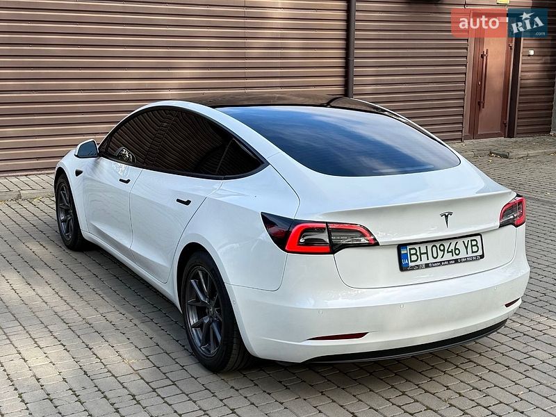 Седан Tesla Model 3 2021 в Одесі