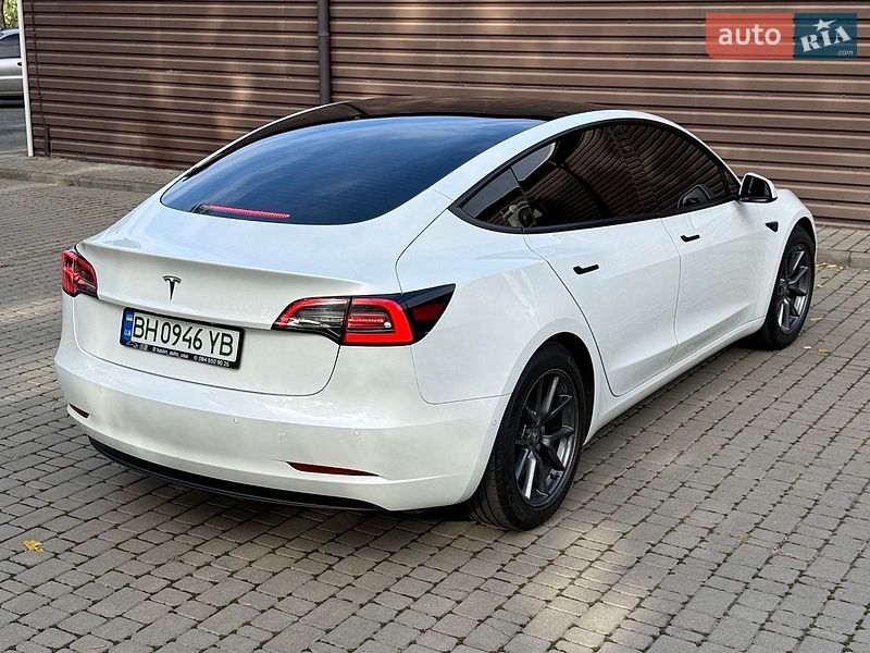 Седан Tesla Model 3 2021 в Одесі