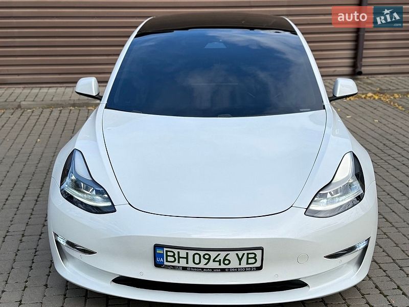 Седан Tesla Model 3 2021 в Одесі