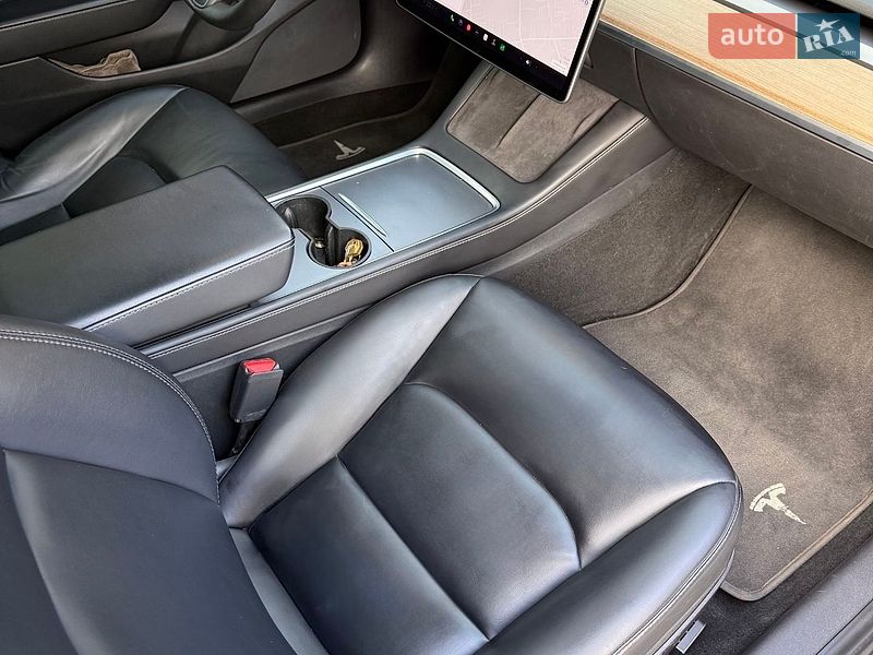 Седан Tesla Model 3 2021 в Одесі