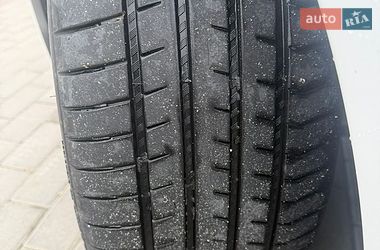Седан Tesla Model 3 2018 в Львове