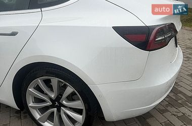 Седан Tesla Model 3 2018 в Львове