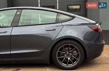 Седан Tesla Model 3 2021 в Києві