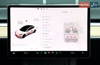 Седан Tesla Model 3 2021 в Києві