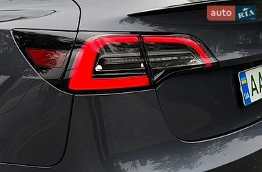 Седан Tesla Model 3 2021 в Запоріжжі