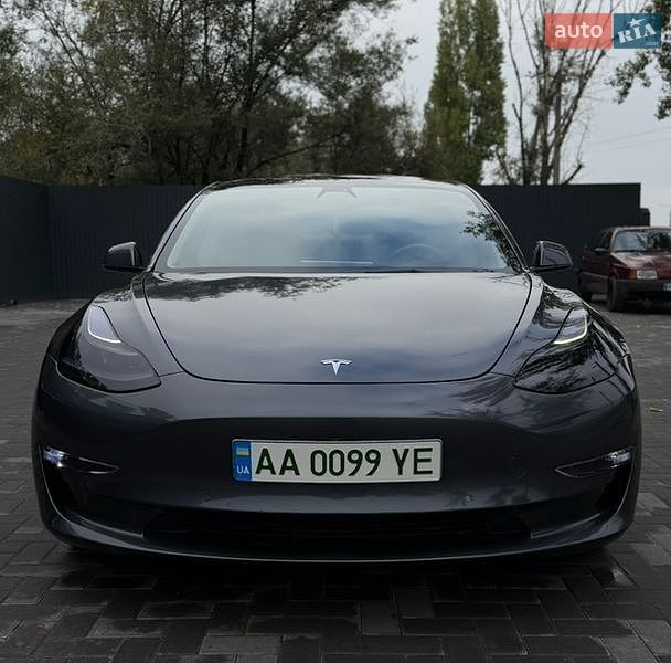 Седан Tesla Model 3 2021 в Запоріжжі