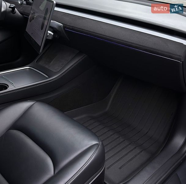 Седан Tesla Model 3 2021 в Запоріжжі