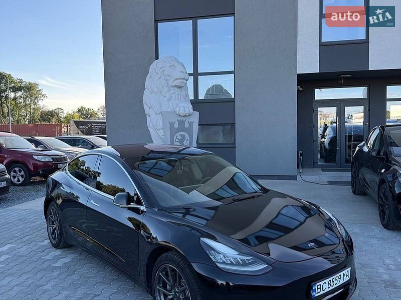 Tesla Model 3 2019