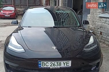 Седан Tesla Model 3 2019 в Львове