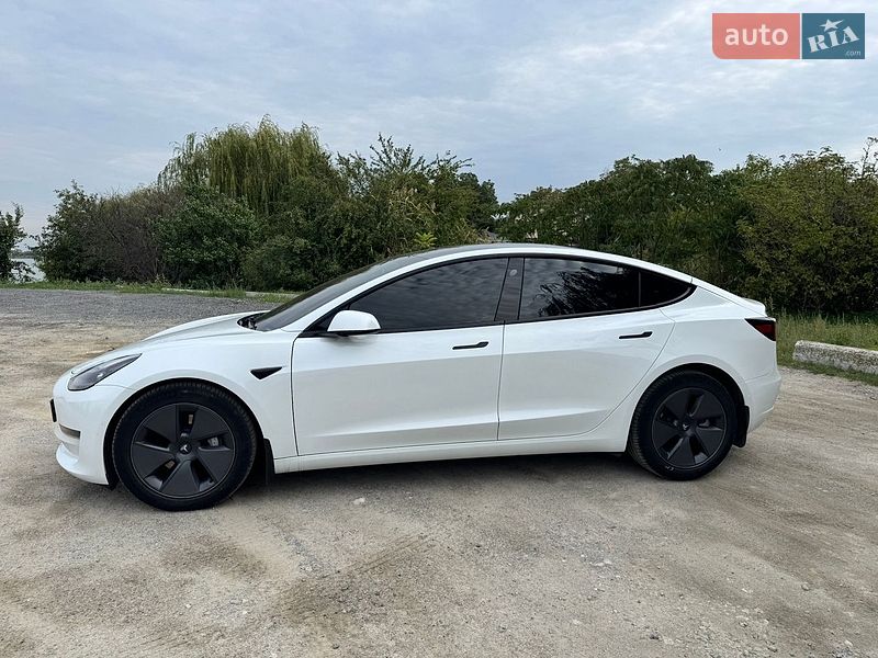Седан Tesla Model 3 2021 в Днепре