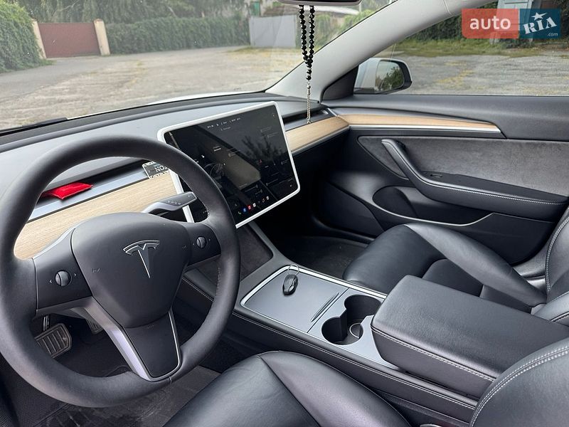 Седан Tesla Model 3 2021 в Днепре
