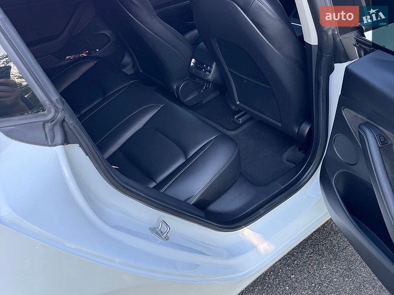 Седан Tesla Model 3 2021 в Днепре