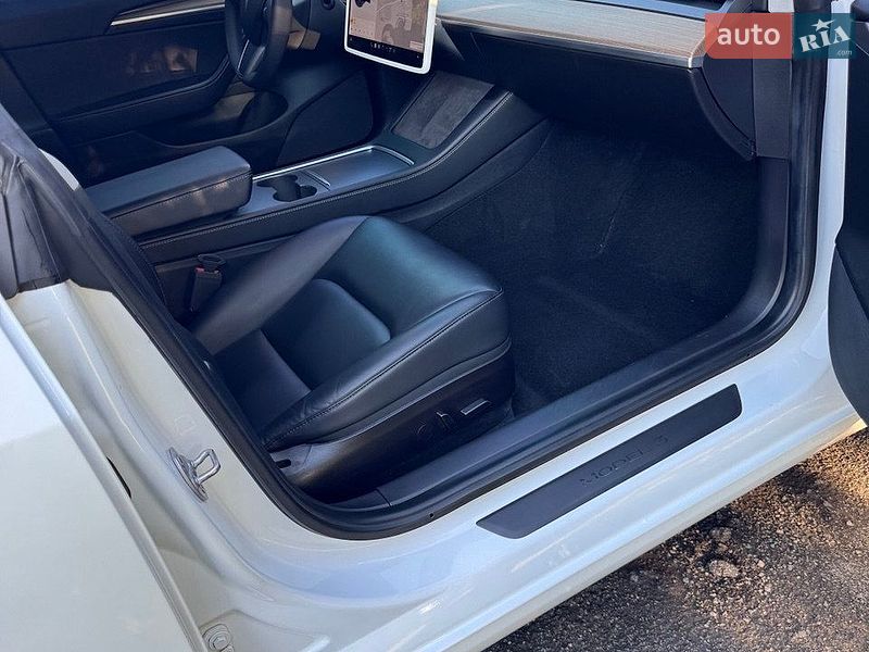 Седан Tesla Model 3 2021 в Днепре