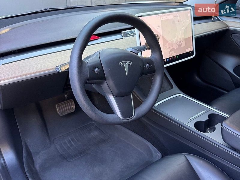 Седан Tesla Model 3 2021 в Днепре