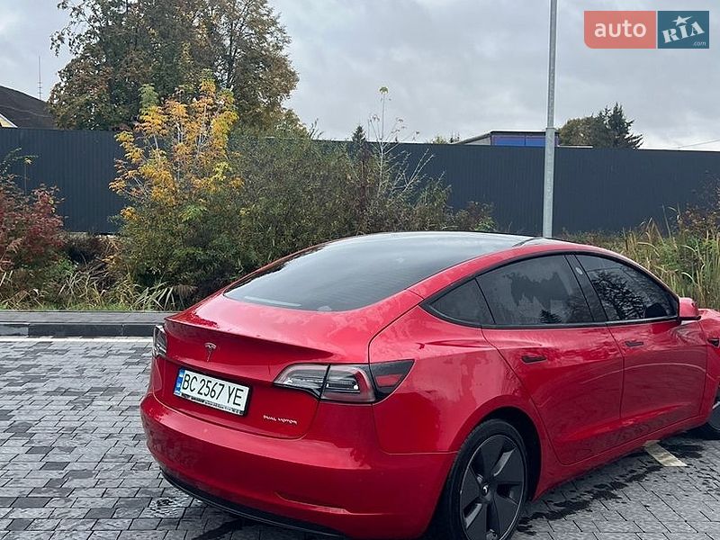 Седан Tesla Model 3 2022 в Самборе