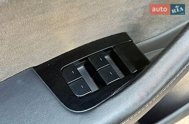 Седан Tesla Model 3 2018 в Ровно