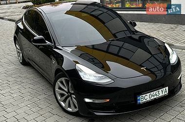 Седан Tesla Model 3 2018 в Львове