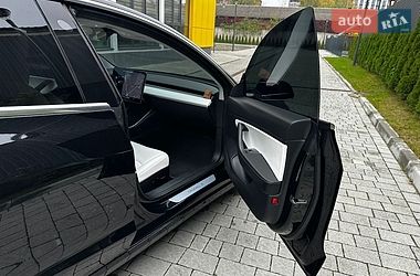 Седан Tesla Model 3 2018 в Львове