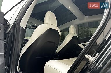Седан Tesla Model 3 2018 в Львове