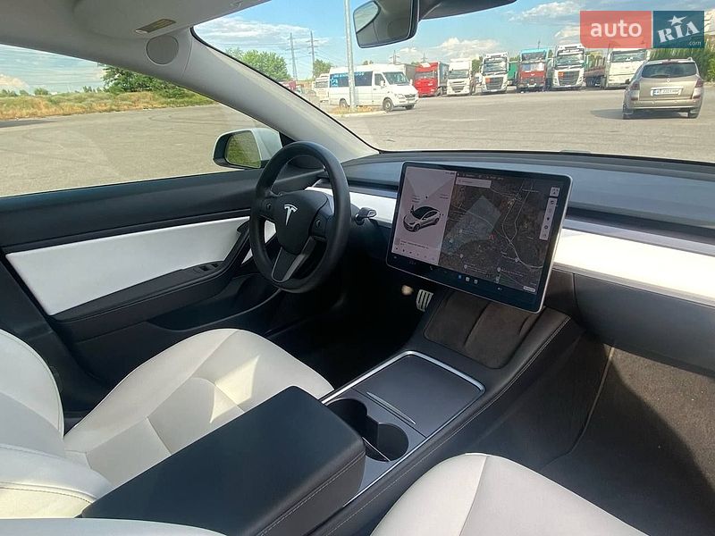 Седан Tesla Model 3 2021 в Дніпрі