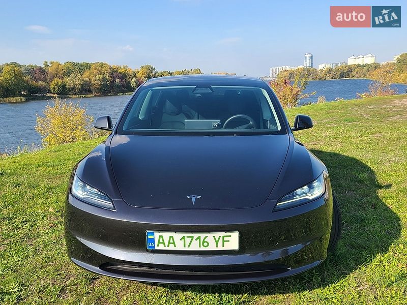 Седан Tesla Model 3 2024 в Києві