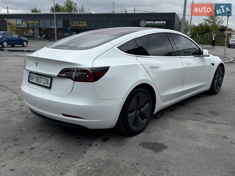 Седан Tesla Model 3 2018 в Днепре