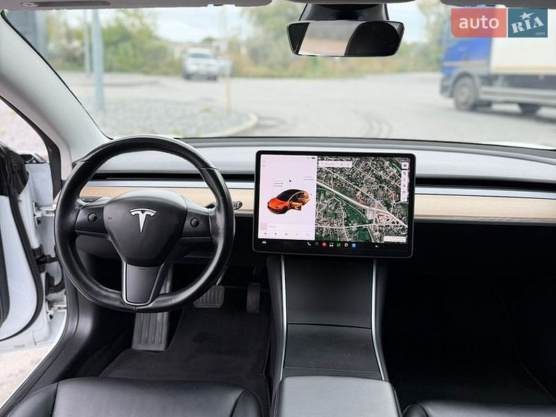 Седан Tesla Model 3 2018 в Днепре