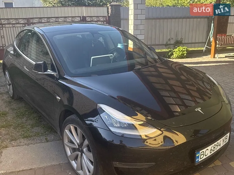 Tesla Model 3 2019