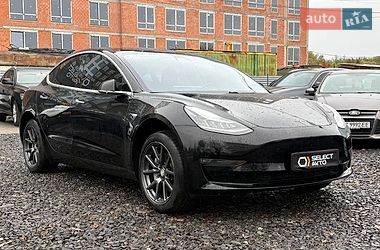 Седан Tesla Model 3 2019 в Мостиській