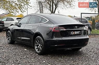 Седан Tesla Model 3 2019 в Мостиській