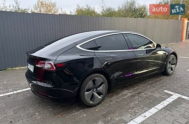 Седан Tesla Model 3 2020 в Києві