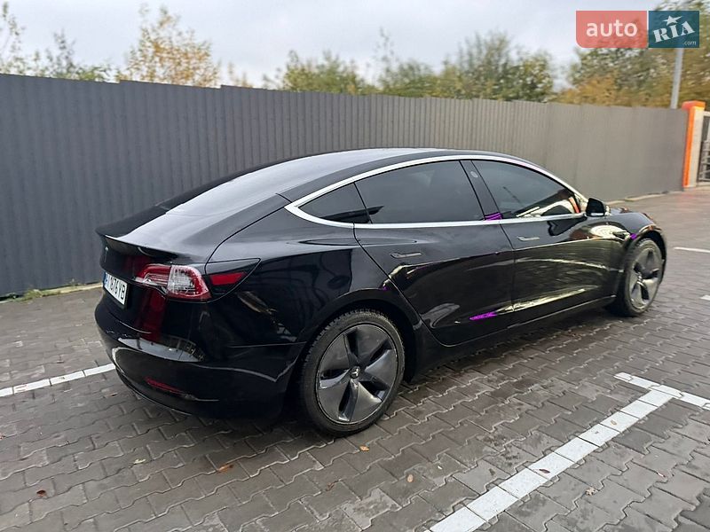 Седан Tesla Model 3 2020 в Києві