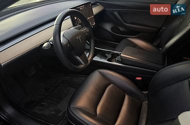 Седан Tesla Model 3 2020 в Києві