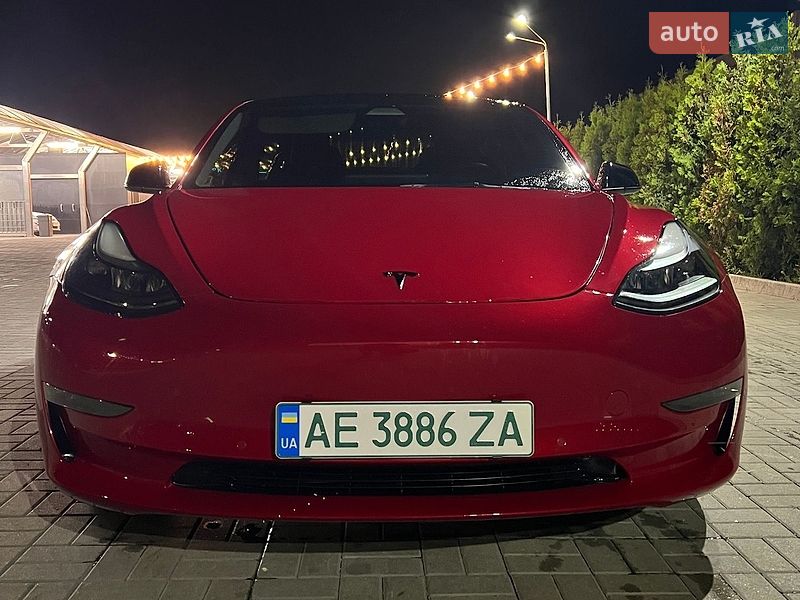 Седан Tesla Model 3 2022 в Дніпрі
