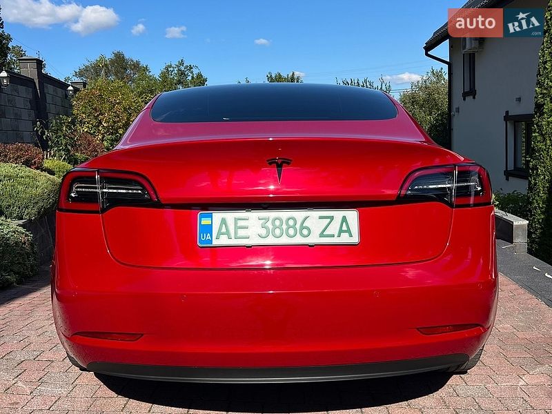 Седан Tesla Model 3 2022 в Дніпрі