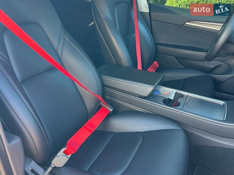 Седан Tesla Model 3 2022 в Дніпрі