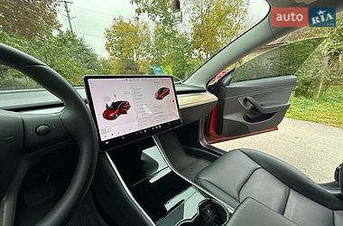 Седан Tesla Model 3 2019 в Трускавце