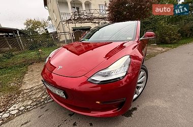 Седан Tesla Model 3 2019 в Трускавце