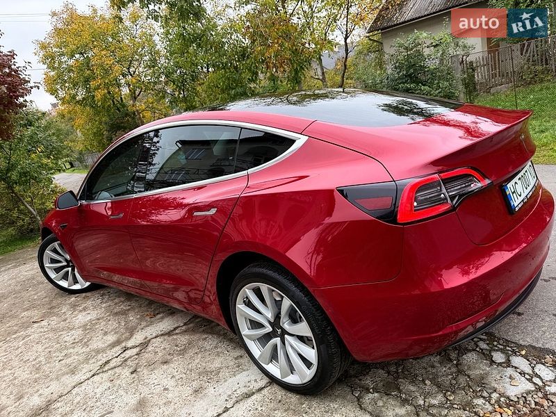 Седан Tesla Model 3 2019 в Трускавце