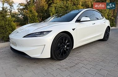 Седан Tesla Model 3 2024 в Николаеве