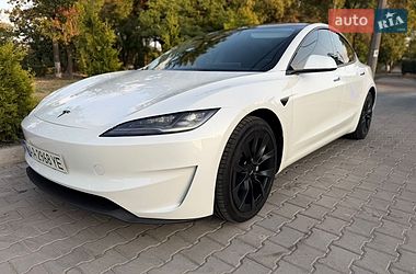 Седан Tesla Model 3 2024 в Николаеве