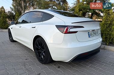 Седан Tesla Model 3 2024 в Миколаєві