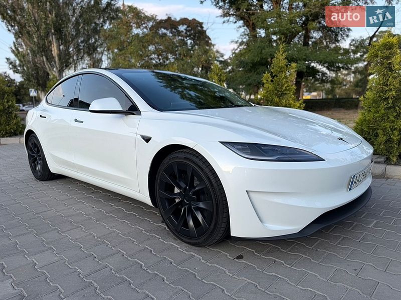 Седан Tesla Model 3 2024 в Николаеве